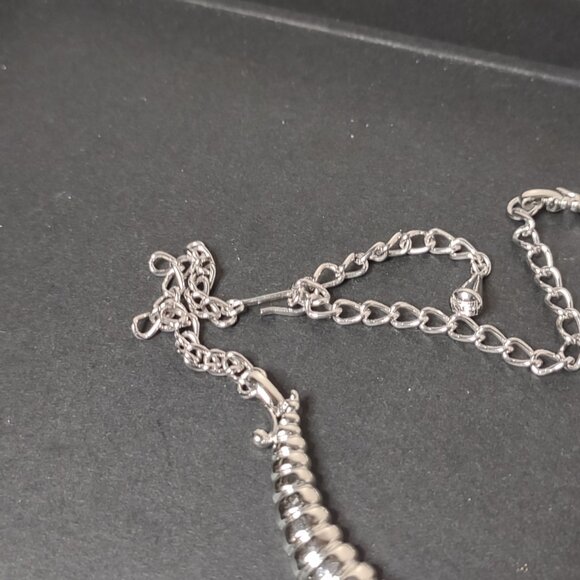 15 Inch Silver Tone Emmons Necklace - Picture 3 of 14